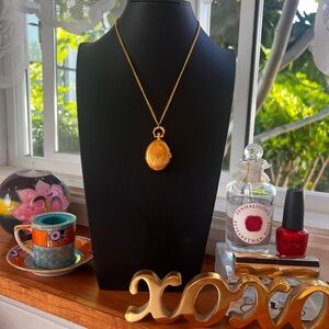 Vintage Etched Quartz Watch Locket Pendant Necklace Gold Tone